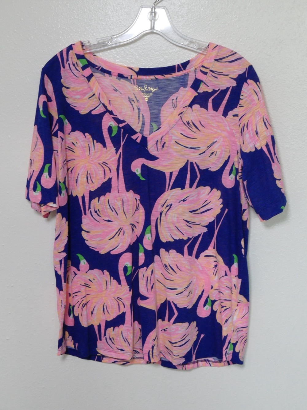 Lilly Pulitzer Etta V-Neck Tee Large NWOT Gimme Some Leg Flamingo Print Top